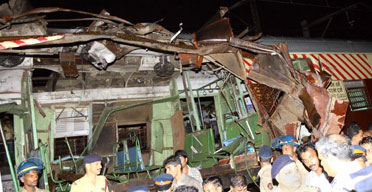2006_mumbai_blast_niharonline