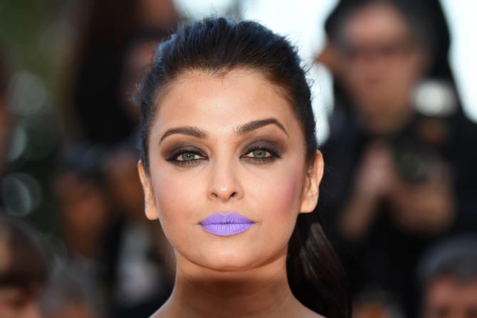 Aishwarya-purple-lips-niharonline