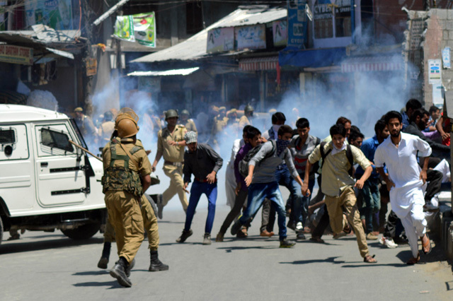 after_burning_isis_flag_tension_and_violence_in_jammu_niharonline