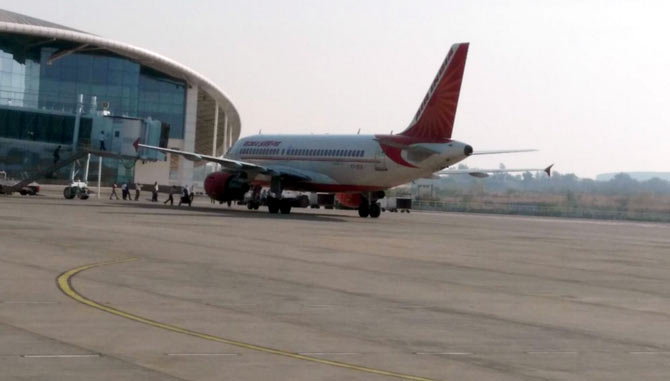 air-india-flight-634-makes-emergency-landing-niharonline