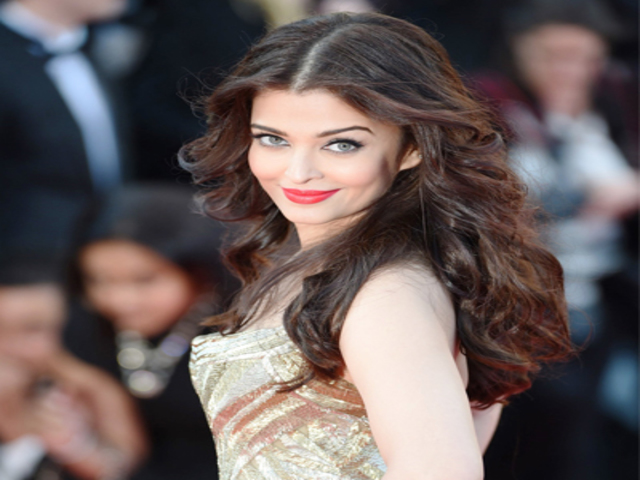 aishwarya_does_not_like_to_be_called_attractive_niharonline