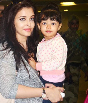 aishwarya_says_aaradhya_has_got_used_to_limelight_niharonline