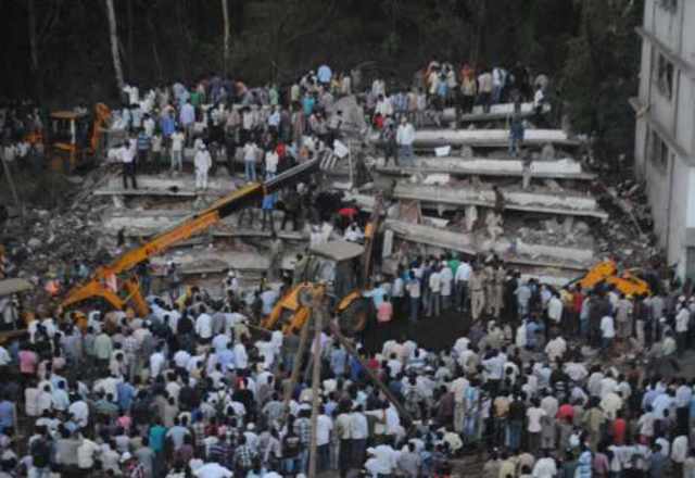 building_collapsed_in_thane_niharonline 