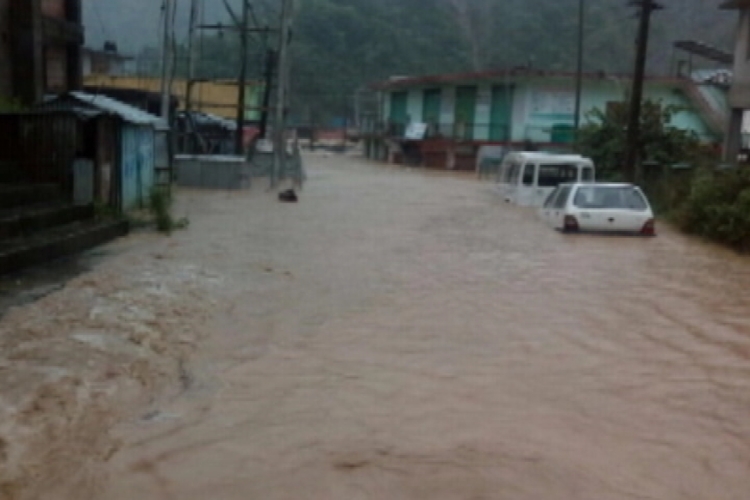 cloud_burst_in_mandi_himachal_niharonline