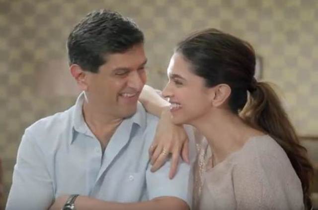deepika_padukone_in_a_commercial_with_her_father_niharonline