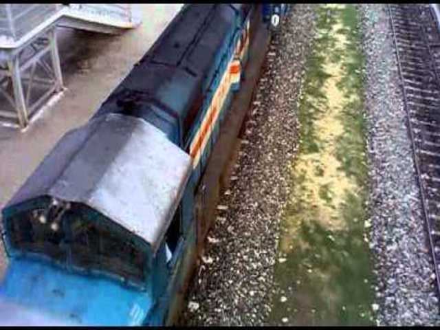 farukhabad_railway_station_found_bumb_niharonline.jpg