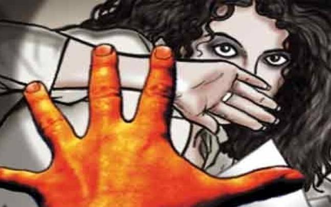girl-raped-in-train-niharonline