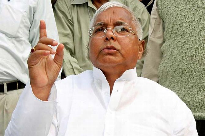 lalu_says_merger_or_alliance_our_aim_is_to_defeat_bjp_at_any_cost_niharonline
