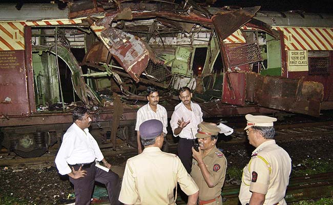 mumbai_local_train_blasts_niharonline
