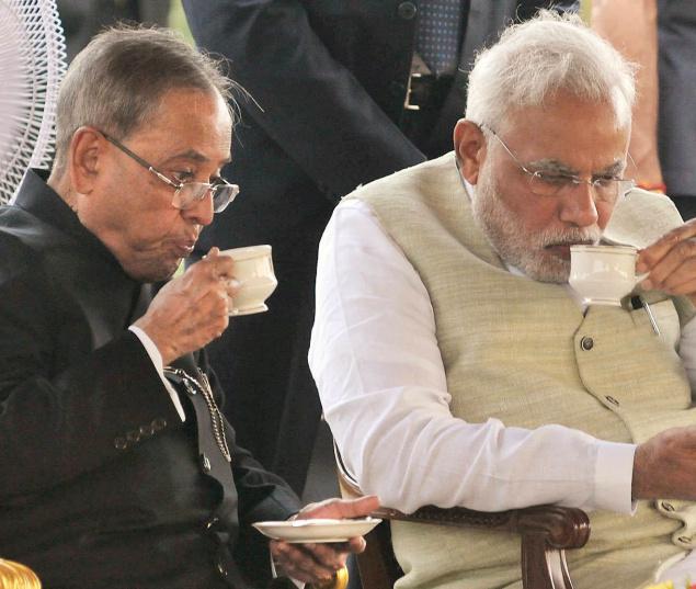 pm_modi_and_pranab_Mukherjee_niharonline