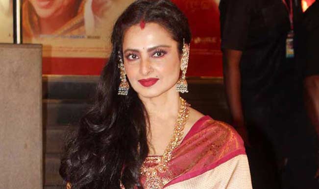 rekha-61_years_birth_day_niharonline.jpg