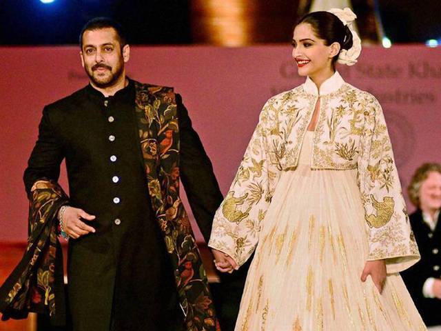 salman-and-sonam-on-ramp-niharonline