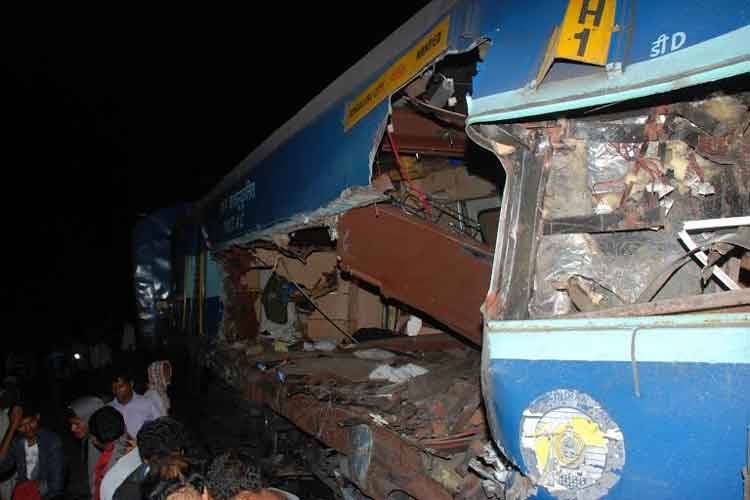 train_accident_in_andhra_pradesh_niharonline