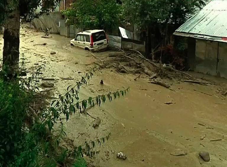 two_people_killed_in_baltal_cloudburst_niharonline